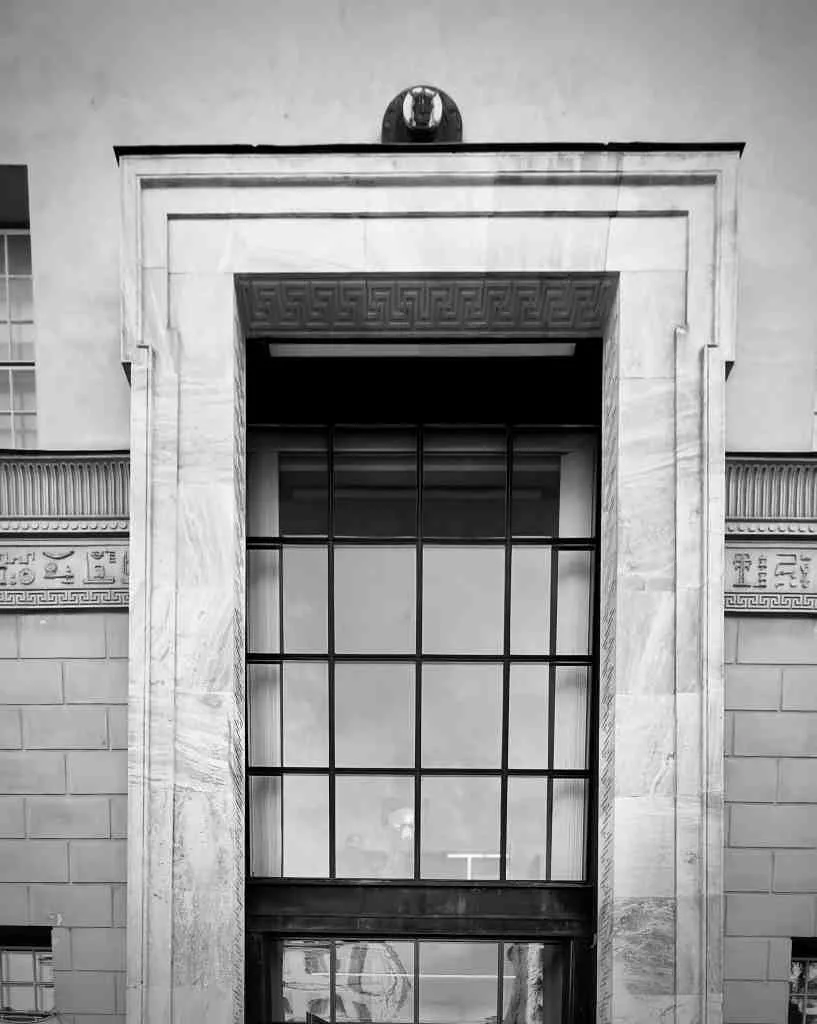 Entrance to Stockholms Stadsbilbiotek in art deco 