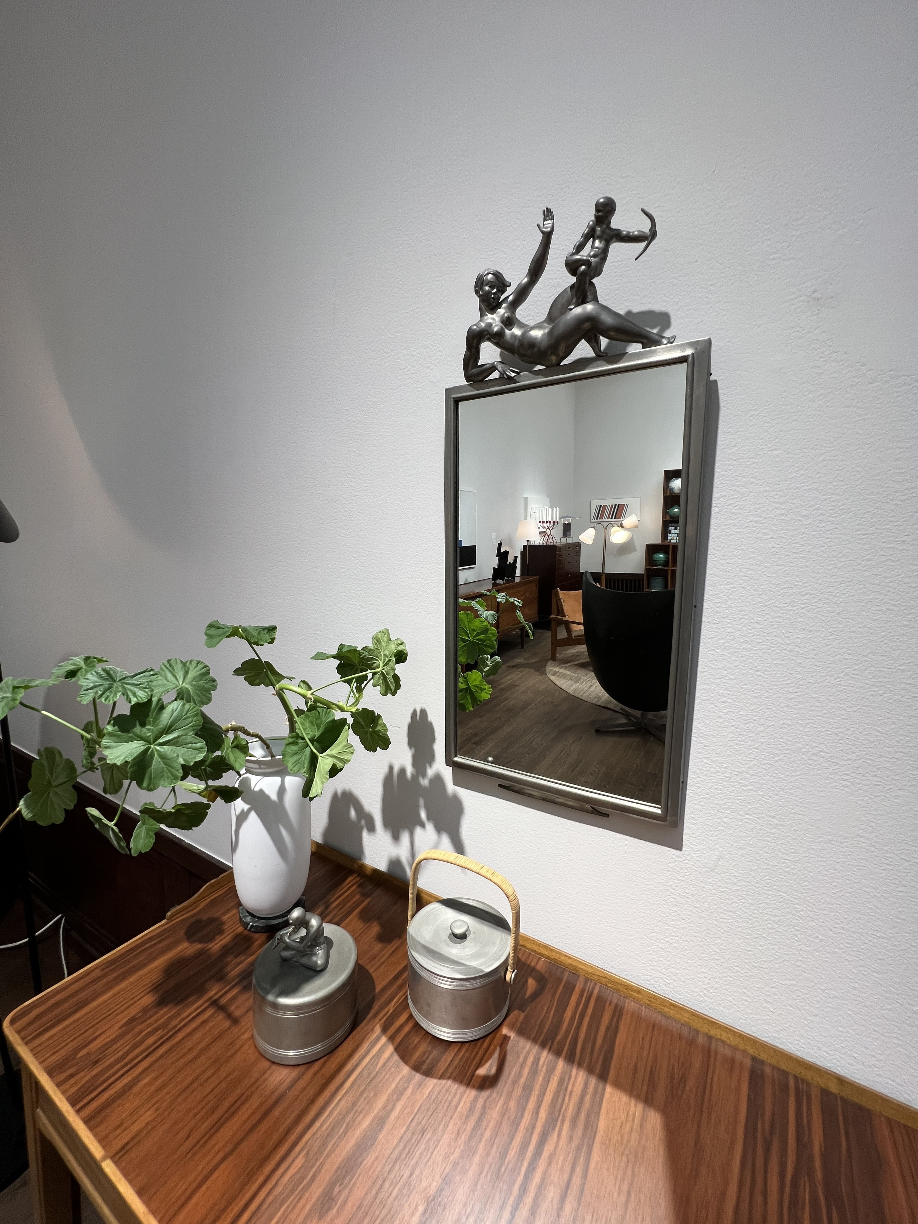 Tenn burkar och tenn spegel